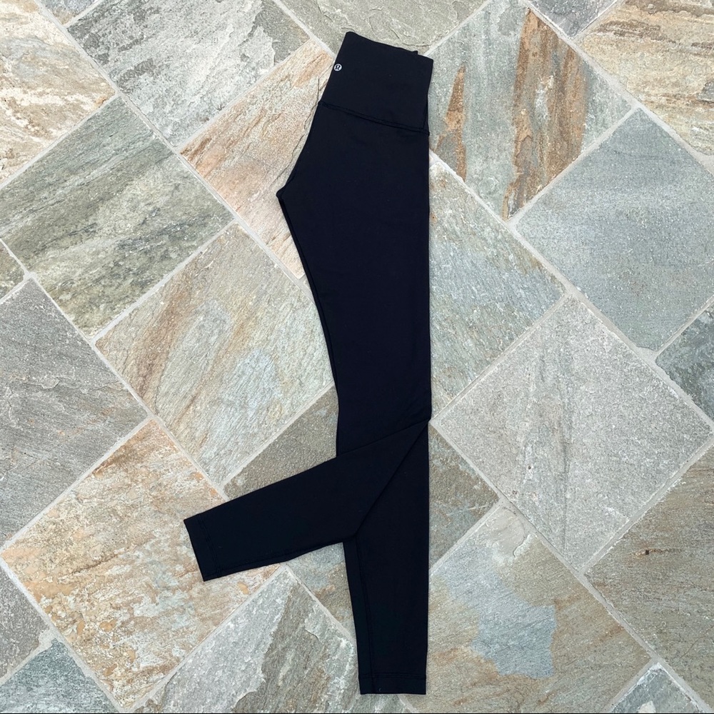 Lululemon Wunder Under high waisted, size 6